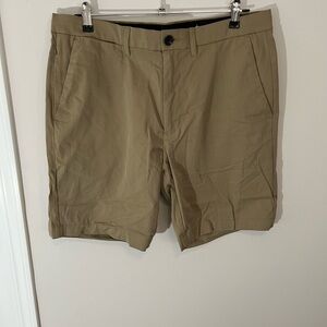 Goodfellow mens kahki Linden Tech DeLargo flat front 9" inseam shorts